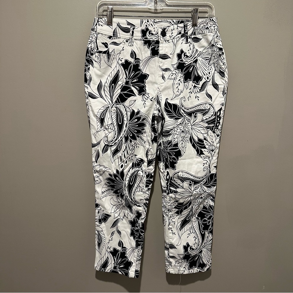 Chicos Pants Womens Size 0 Platinum Crop Black White Paisley Print